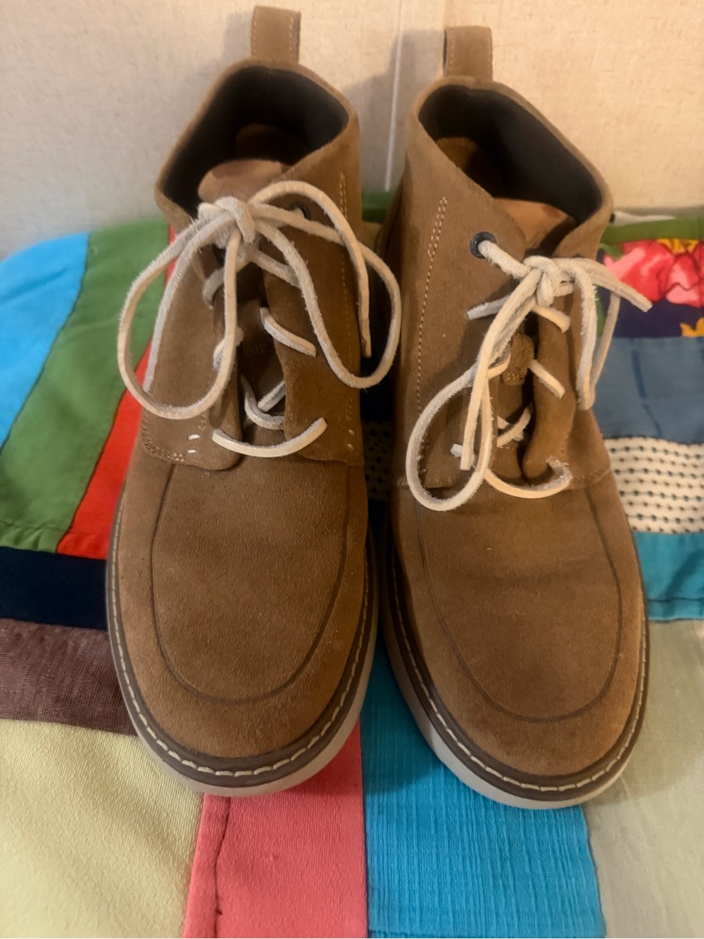 Sperry Tan Suede Chukka Boots with Light Laces - Picture 1 of 6